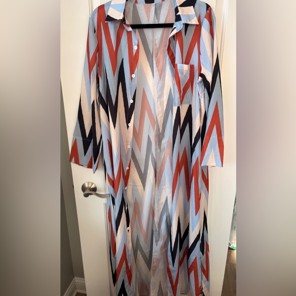 Stylish Zigzag Patterned Long Buttoned Shirt - image 1